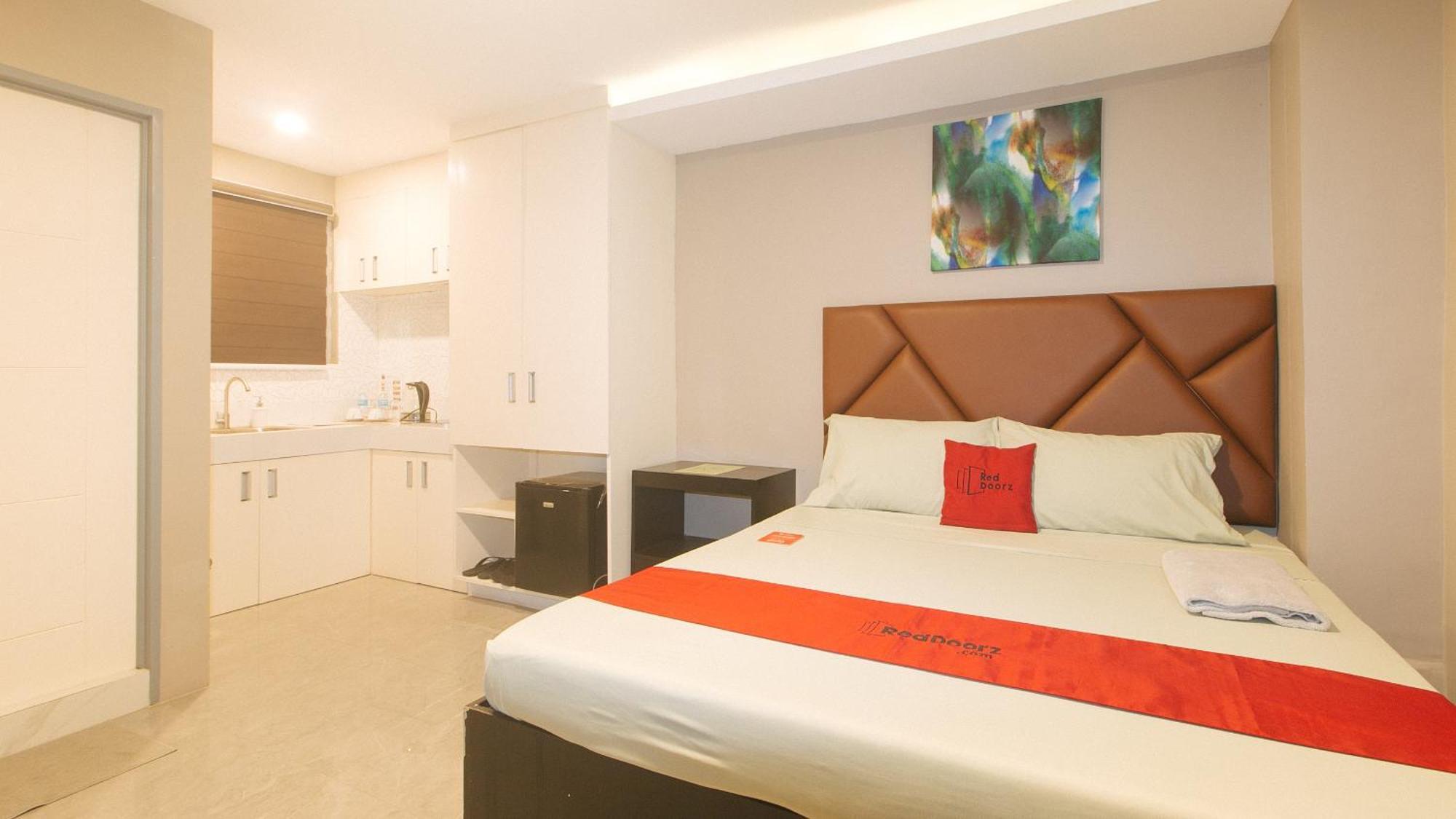Reddoorz Plus At Seventy Five Inn Near Manila Airport Paranaque City Exterior photo