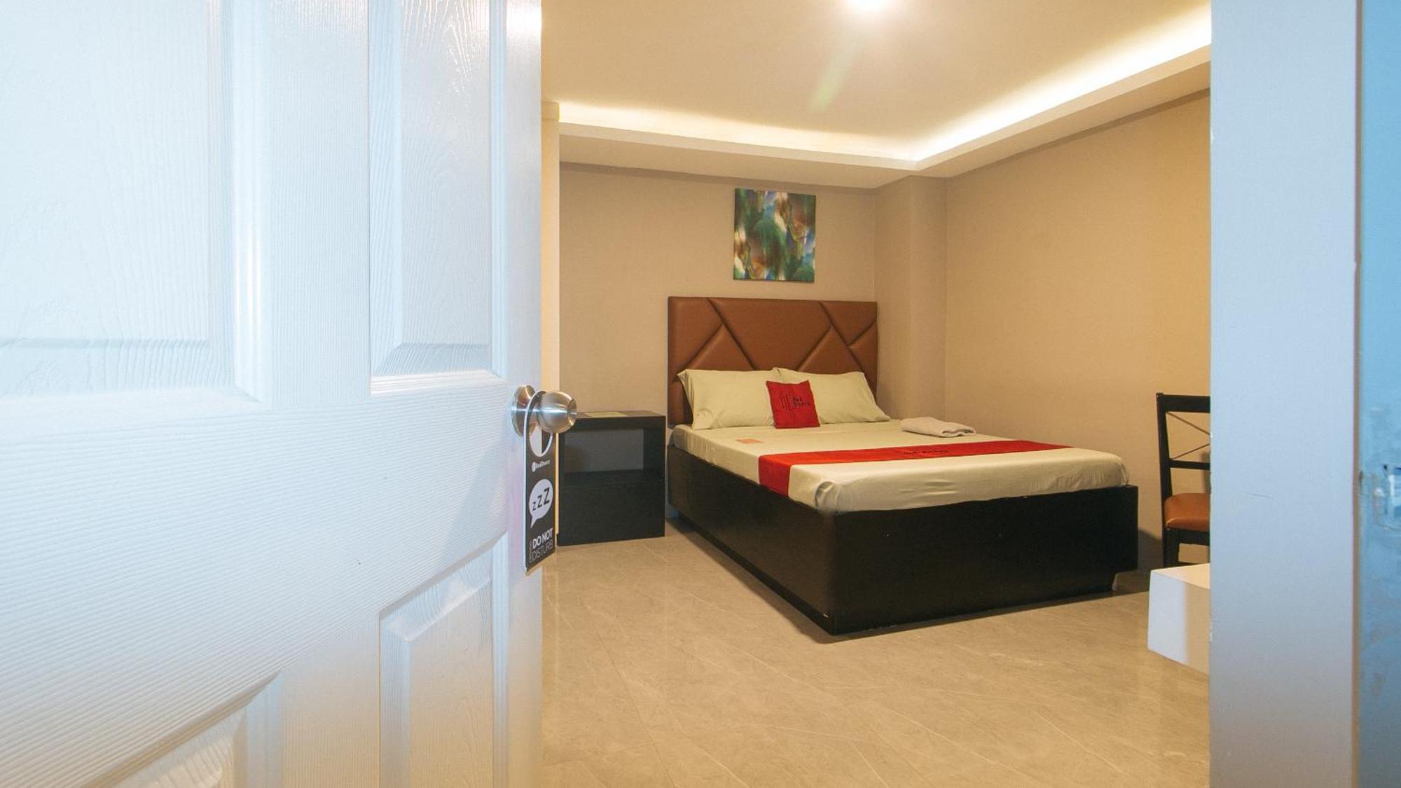 Reddoorz Plus At Seventy Five Inn Near Manila Airport Paranaque City Exterior photo